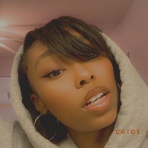 Meet your Posher, Yasmin